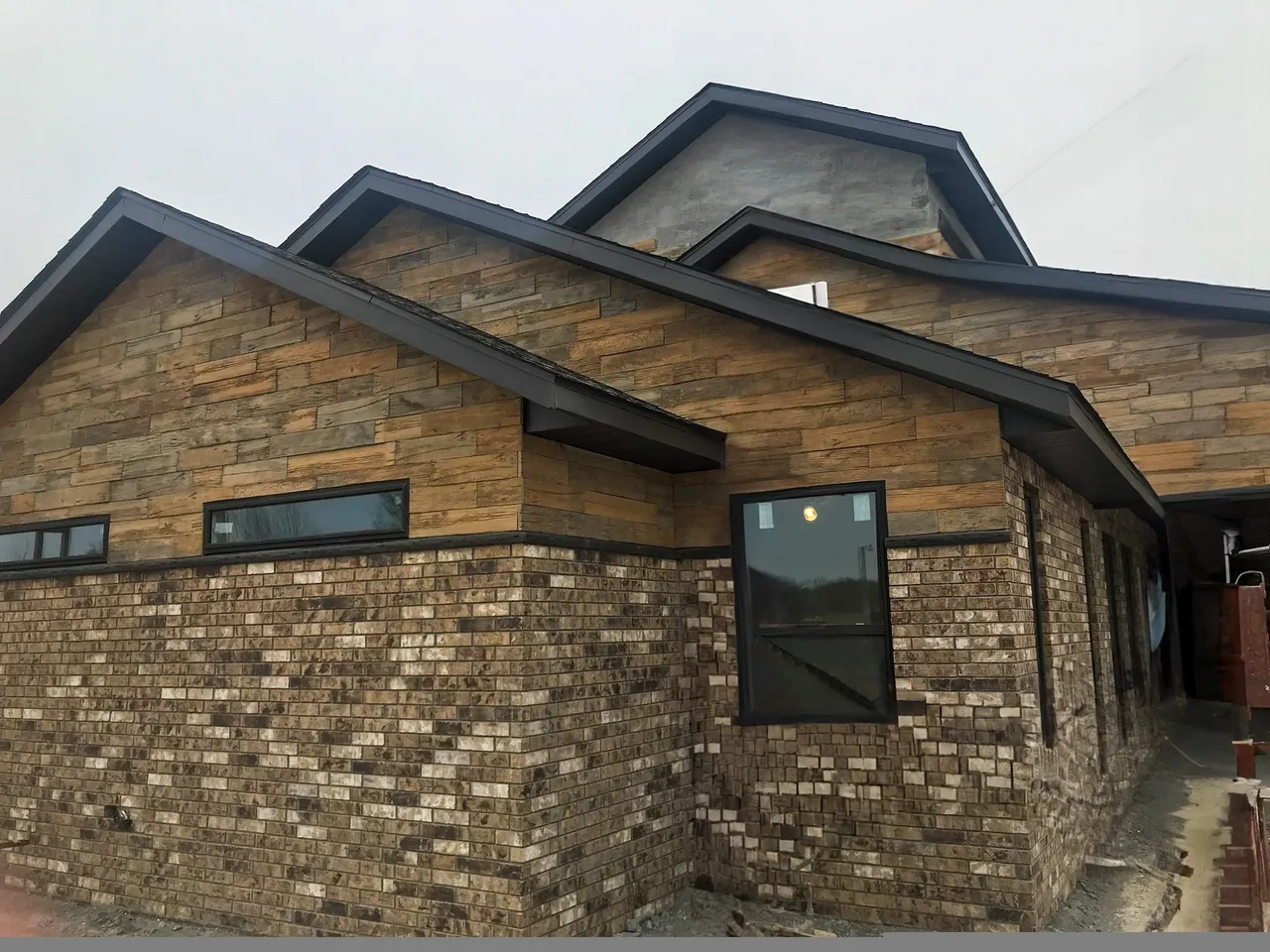 Vintage Barnwood / Brick