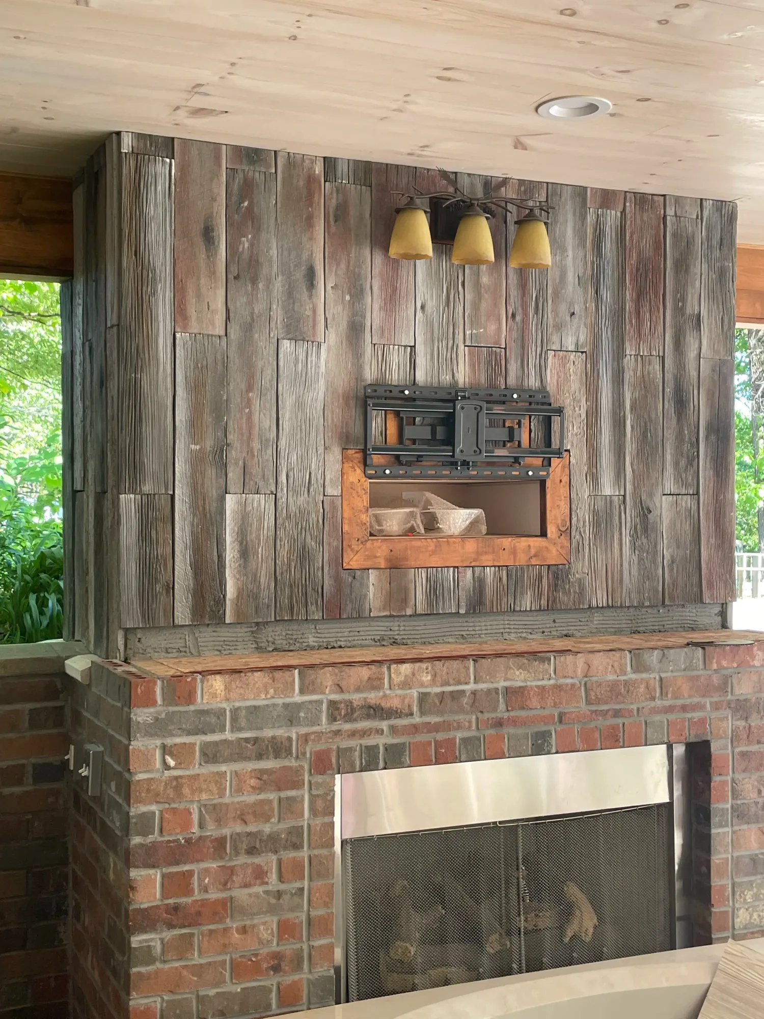 Fireplace Features