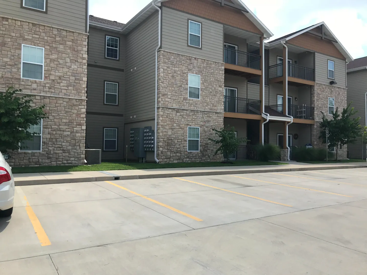Cut Limestone - Rustic Ridge Villas - Joplin, Mo